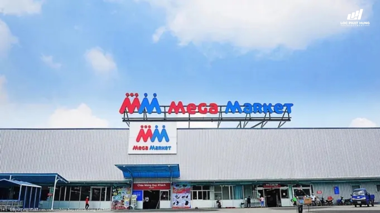 Không gian mua sắm nhu yếu phẩm rộng lớn tại đại siêu thị Mega Market An Phú
